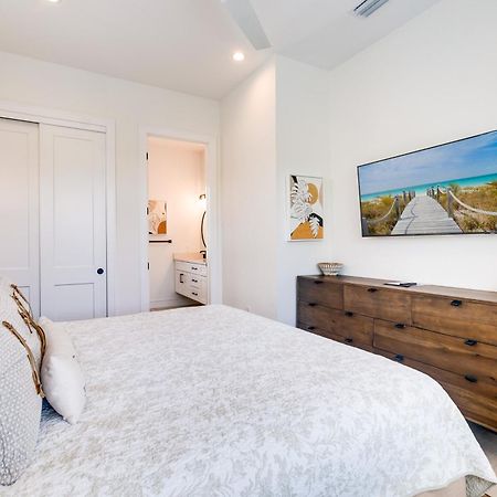 Swanky Bubbles, 9 Beds, 11 Bathrooms, Pet-Friendly With A Rooftop Deck And Steps Away To The Beach! Holmes Beach Εξωτερικό φωτογραφία