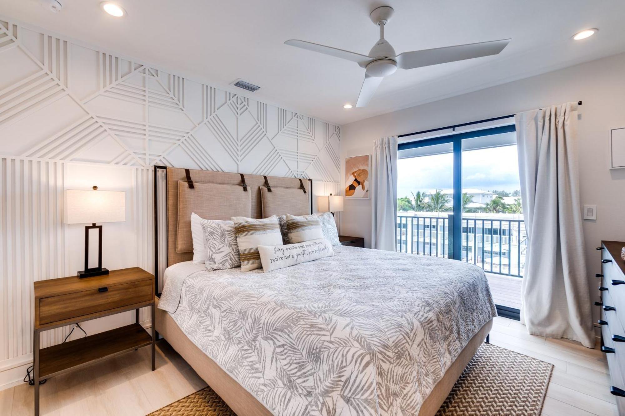 Swanky Bubbles, 9 Beds, 11 Bathrooms, Pet-Friendly With A Rooftop Deck And Steps Away To The Beach! Holmes Beach Εξωτερικό φωτογραφία