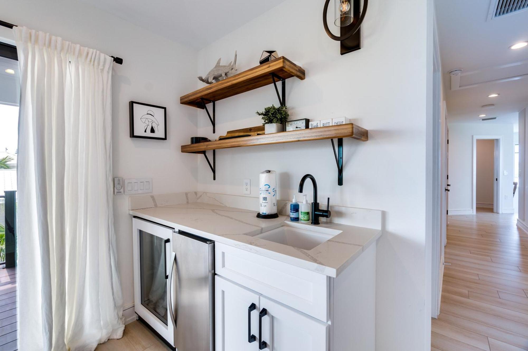 Swanky Bubbles, 9 Beds, 11 Bathrooms, Pet-Friendly With A Rooftop Deck And Steps Away To The Beach! Holmes Beach Εξωτερικό φωτογραφία