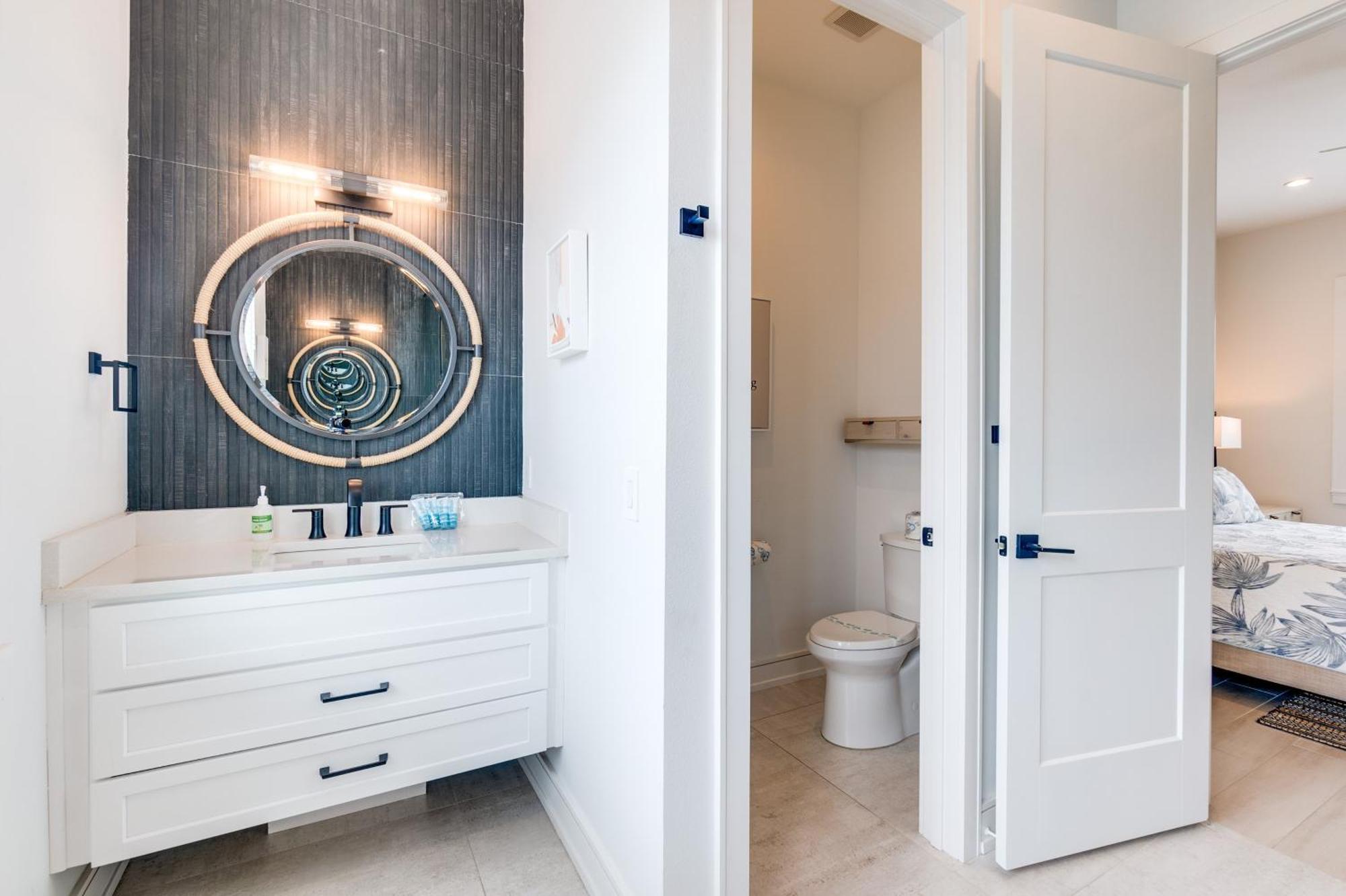 Swanky Bubbles, 9 Beds, 11 Bathrooms, Pet-Friendly With A Rooftop Deck And Steps Away To The Beach! Holmes Beach Εξωτερικό φωτογραφία